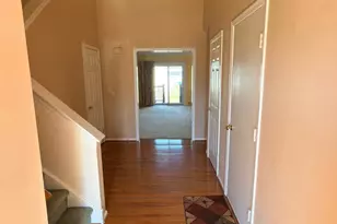 102 Elberta Dr, North Wales, PA 19454 - Photo 2