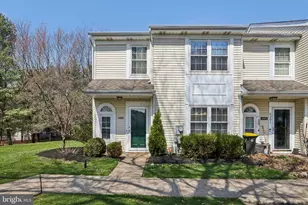 6200 Rolling Hill Dr, North Wales, PA 19454 - Photo 2