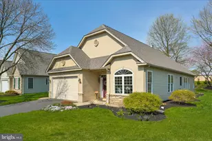 300 Westminster Ln, Souderton, PA 18964 - Photo 2