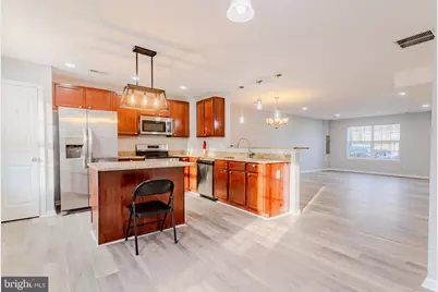 121 S Penn Street, Pottstown, PA 19464 - Photo 2