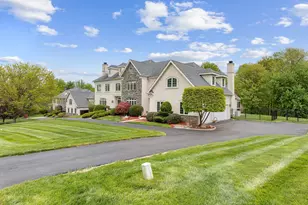 2205 Jefferson Ln, Huntingdon Valley, PA 19006 - Photo 2