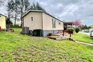 808 Holly Dr, Green Lane, PA 18054 - Photo 10