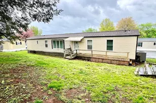 808 Holly Dr, Green Lane, PA 18054 - Photo 8