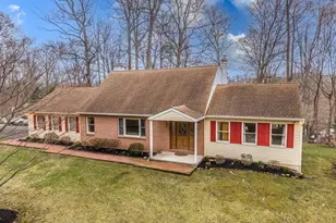 121 Snyder Rd, Pottstown, PA 19464 - Photo 2