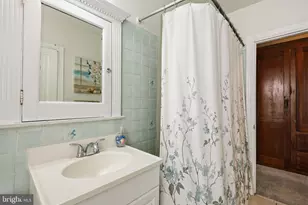 1423 Locust St, Norristown, PA 19401 - Photo 18