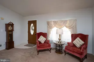 325 Hidden Springs Dr, Souderton, PA 18964 - Photo 4