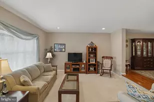 1704 Smedley Ct, Maple Glen, PA 19002 - Photo 4