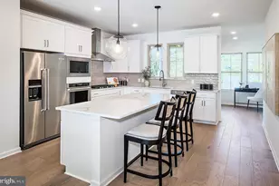 114 Beacon Ct, Royersford, PA 19468 - Photo 2