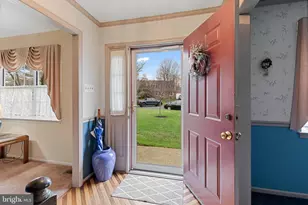 1120 Angus Cir, Blue Bell, PA 19422 - Photo 2