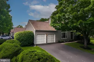126 Evergreen Ct, Blue Bell, PA 19422 - Photo 2