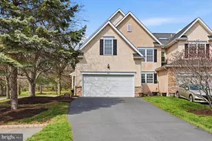 395 Hobson Pl, Blue Bell, PA 19422 - Photo 2