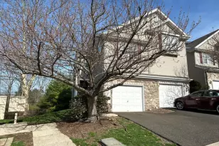445 Fort Hill Cir, Fort Washington, PA 19034 - Photo 2