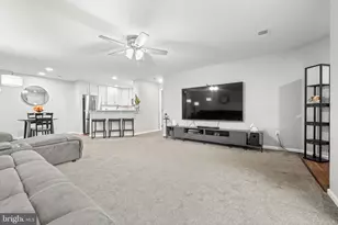 1905 Foxmeadow Cir, Royersford, PA 19468 - Photo 4