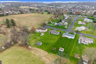 2323 Colonial Dr, Gilbertsville, PA 19525 - Photo 46