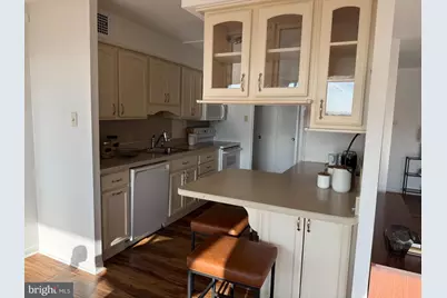 1001 City Avenue #W-811, Wynnewood, PA 19096 - Photo 8