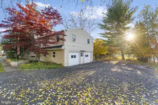 225 Pershing Ave, Horsham, PA 19044 - Photo 2