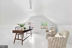 2 Chestnut Ave, Narberth, PA 19072 - Photo 32