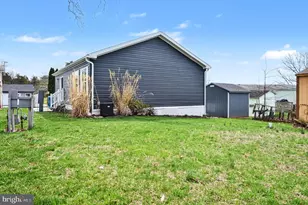 215 Green Hill Dr, Green Lane, PA 18054 - Photo 26