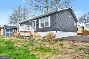 215 Green Hill Dr, Green Lane, PA 18054 - Photo 2