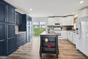 215 Green Hill Dr, Green Lane, PA 18054 - Photo 12