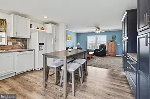 215 Green Hill Dr, Green Lane, PA 18054 - Photo 10