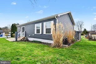 215 Green Hill Dr, Green Lane, PA 18054 - Photo 4