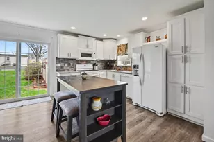 215 Green Hill Dr, Green Lane, PA 18054 - Photo 8