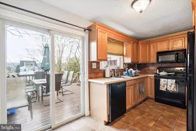 327 E 9th Avenue, Conshohocken, PA 19428 - Photo 8