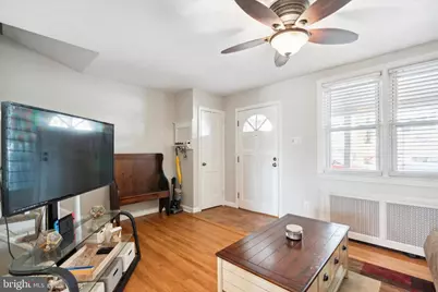 327 E 9th Avenue, Conshohocken, PA 19428 - Photo 4