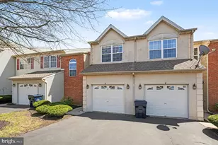 12 Raleigh Ct, Harleysville, PA 19438 - Photo 2