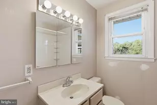 2015 Spring Mill Rd, Conshohocken, PA 19428 - Photo 22