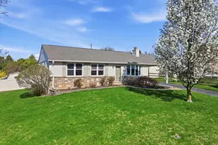 2015 Spring Mill Rd, Conshohocken, PA 19428 - Photo 4