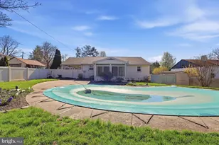 2015 Spring Mill Rd, Conshohocken, PA 19428 - Photo 30