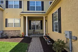 562 Farmdale Cir, Blue Bell, PA 19422 - Photo 2