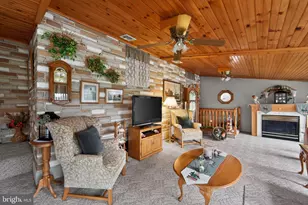 433 Washington St, East Greenville, PA 18041 - Photo 6