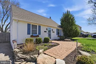1014 Thrush Ln, Audubon, PA 19403 - Photo 2