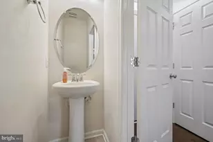 405 Sanctuary Ct, North Wales, PA 19454 - Photo 12