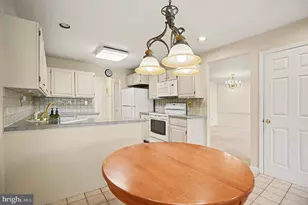 129 Pinecrest Ln, Lansdale, PA 19446 - Photo 8