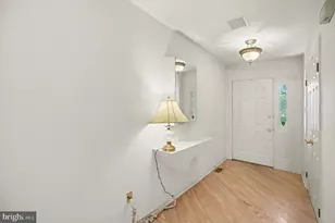 129 Pinecrest Ln, Lansdale, PA 19446 - Photo 4