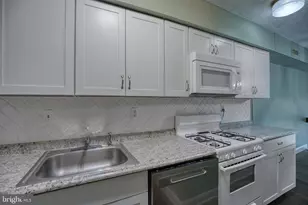 306 Centre Ave, Jeffersonville, PA 19403 - Photo 4