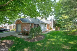 9315 Eagle View Dr, Lafayette Hill, PA 19444 - Photo 2