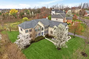 9 Goldfinch Cir, Phoenixville, PA 19460 - Photo 2