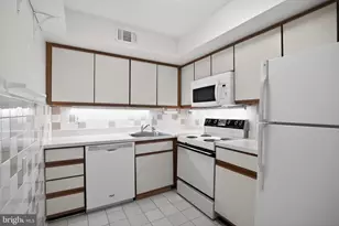 111 Hampstead Dr, Ambler, PA 19002 - Photo 14