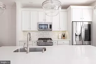 202 Holbrook Ln, Gilbertsville, PA 19525 - Photo 4