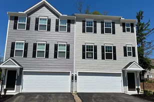 734 Fawn Wy, Pennsburg, PA 18073 - Photo 2