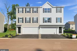 736 Fawn Wy, Pennsburg, PA 18073 - Photo 1