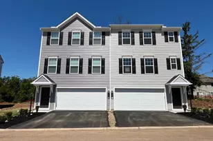 736 Fawn Wy, Pennsburg, PA 18073 - Photo 2