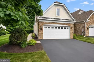 377 Brittany Ct, Souderton, PA 18964 - Photo 2