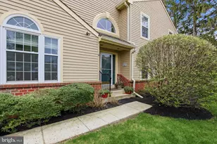 199 Pinecrest Ln, Lansdale, PA 19446 - Photo 2