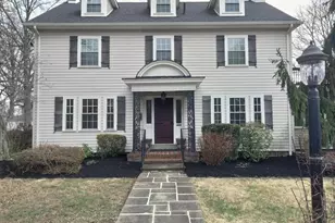 318 Rosedale Dr, Pottstown, PA 19464 - Photo 2